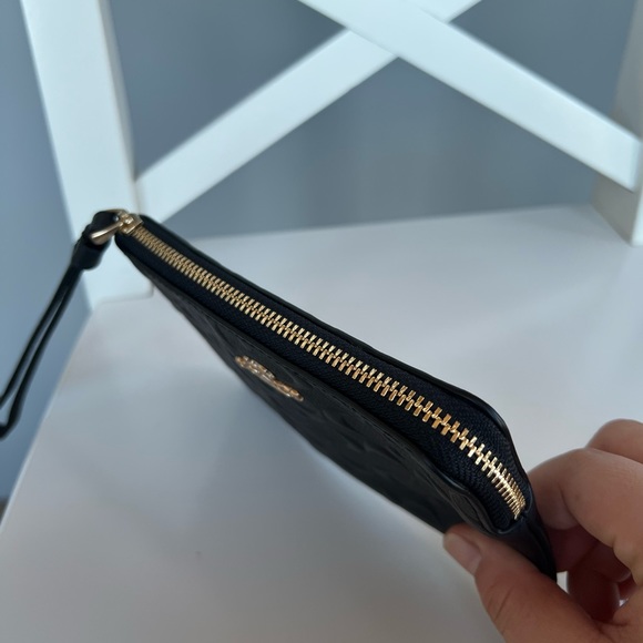 Coach Black Classic Embossed Leather Wristlet Brand New - Picture 6 of 6